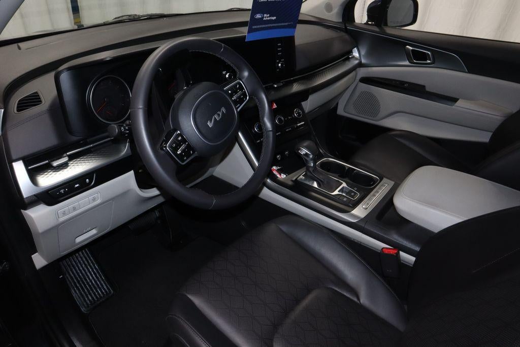 2024 Kia Carnival LX Seat Package