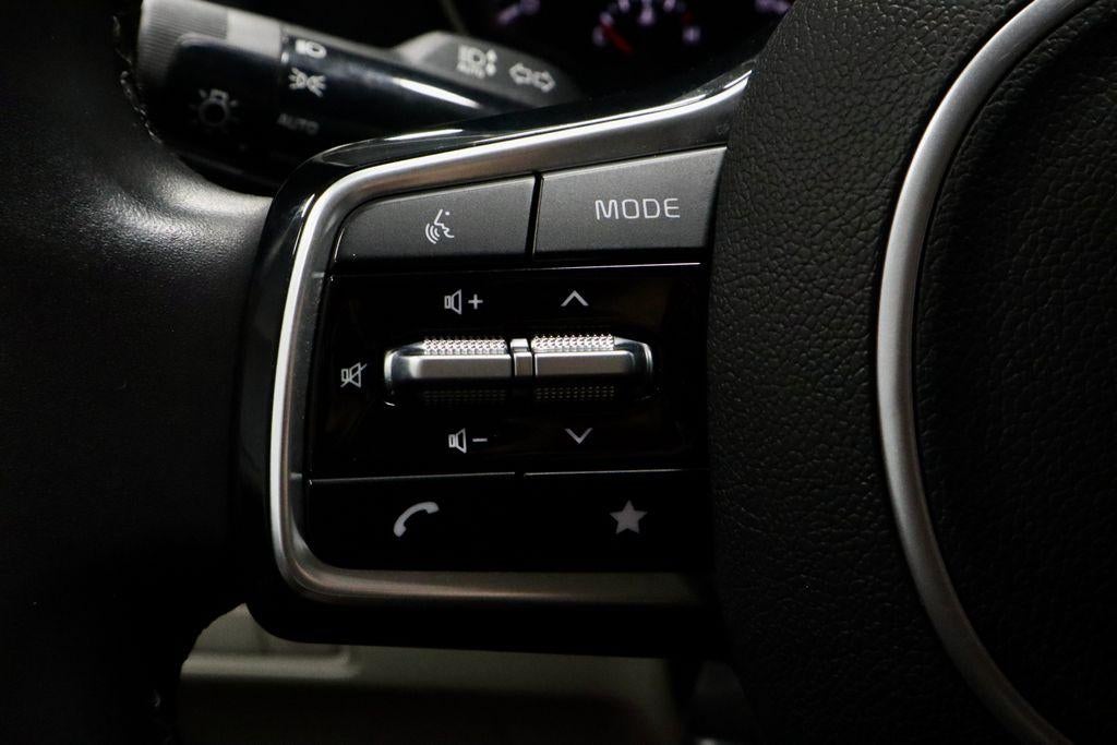 2024 Kia Carnival LX Seat Package