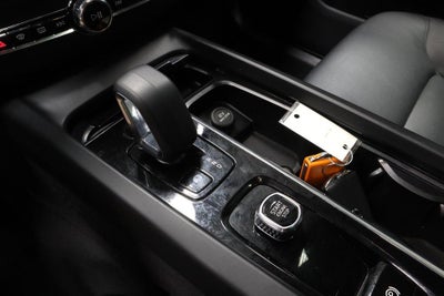 2024 Volvo XC60 Recharge Plug-In Hybrid T8 Plus Dark Theme