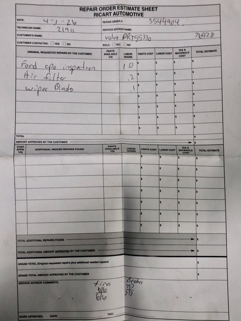 2024 Volvo XC60 Recharge Plug-In Hybrid T8 Plus Dark Theme