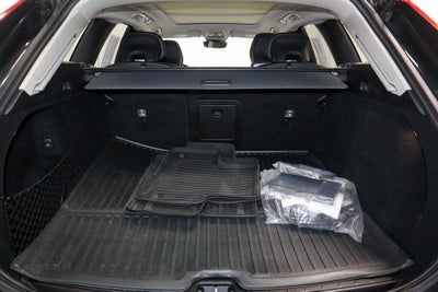 2024 Volvo XC60 Recharge Plug-In Hybrid T8 Plus Dark Theme