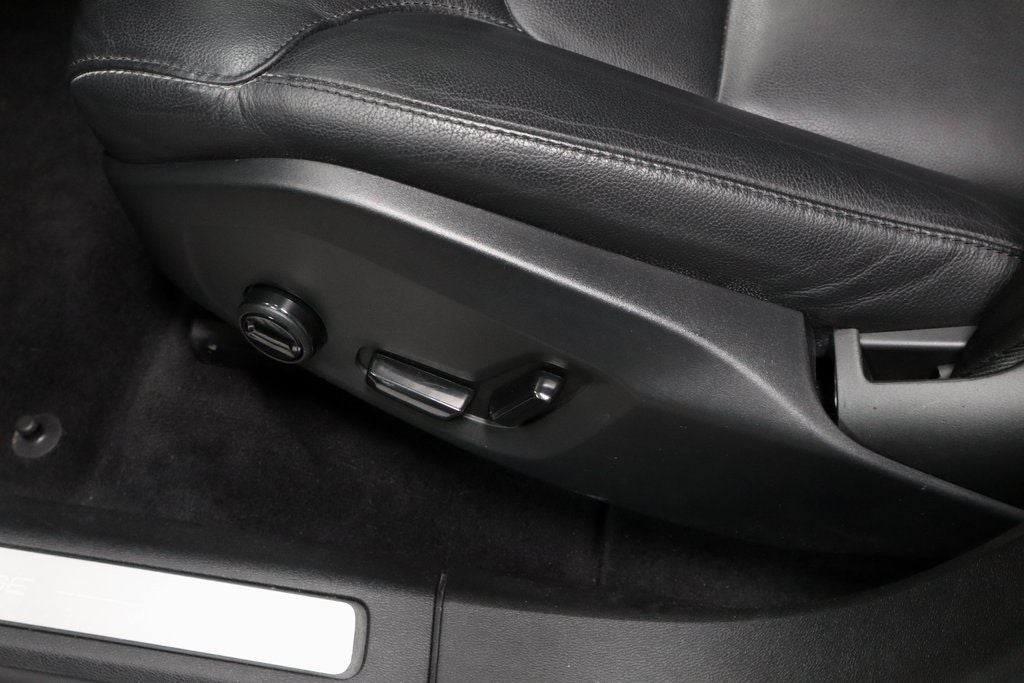 2024 Volvo XC60 Recharge Plug-In Hybrid T8 Plus Dark Theme