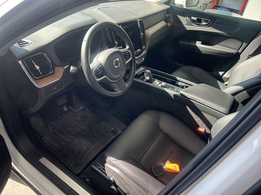 2023 Volvo XC60 B5 Plus Bright Theme