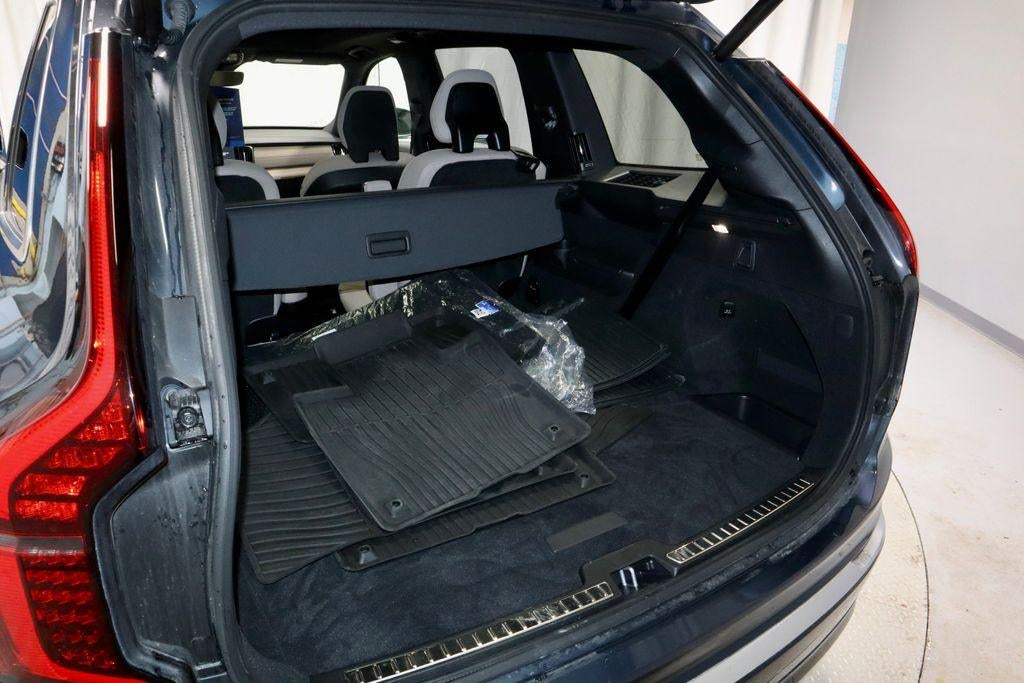 2025 Volvo XC90 B5 Plus