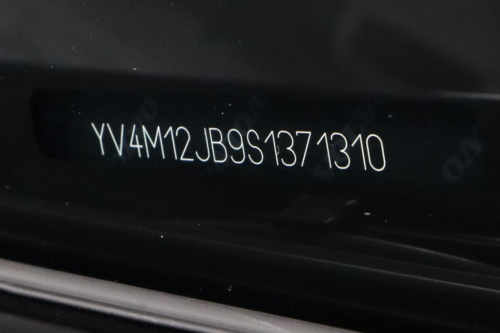 2025 Volvo XC90 B5 Plus